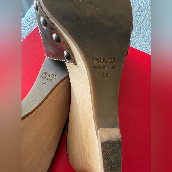 Prada Patent Leather wedge size 38 - Picture 5 of 7